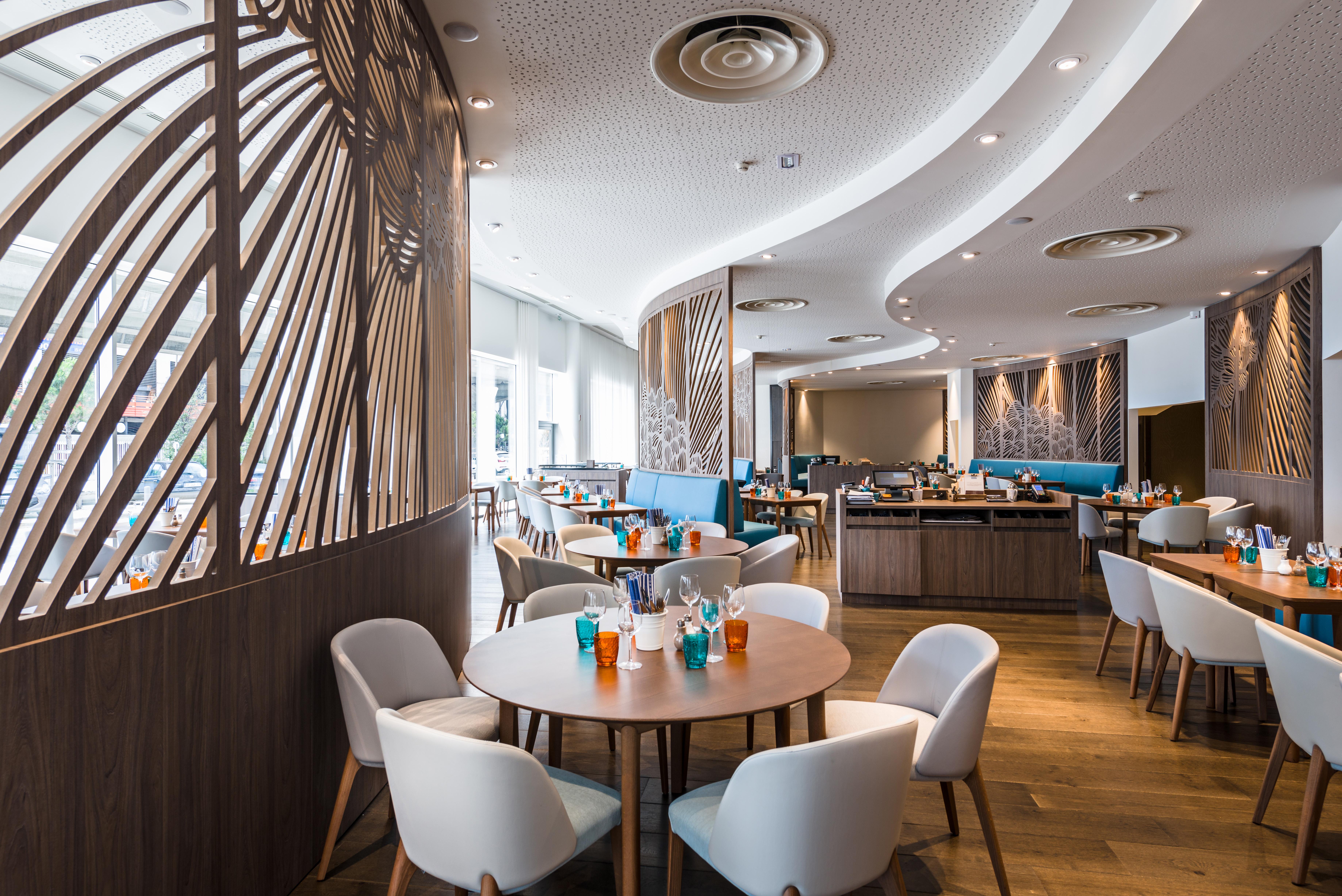 Golden Tulip Marseille Euromed Hotell Exteriör bild